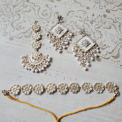 Kundan White Pearl Set